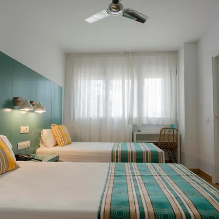 Yomo Bcn Port Guest house