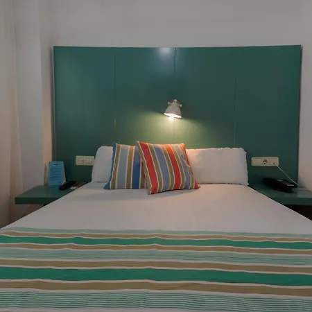 Yomo Bcn Port Guest house 2*