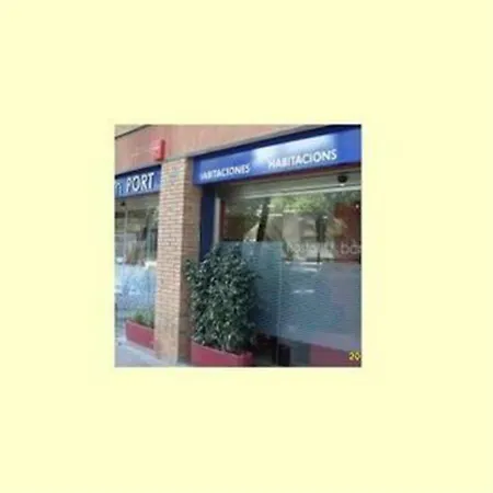 Guest house Yomo Bcn Port 2*