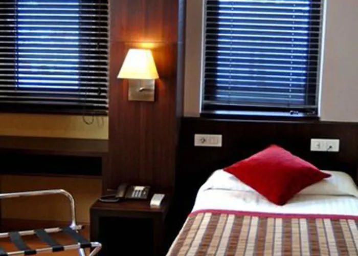Yomo Bcn Port 2*
