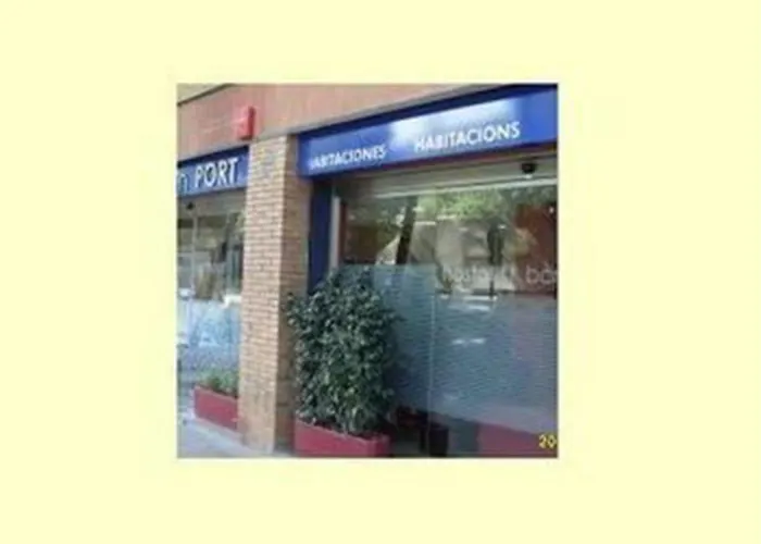 Konukevi Yomo Bcn Port 2*