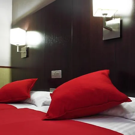 Yomo Bcn Port Guest house