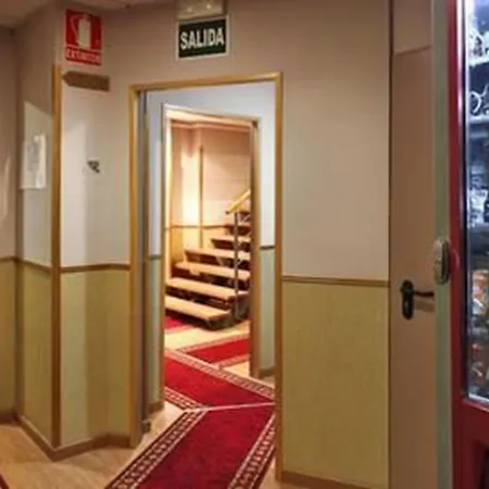 Yomo Bcn Port Guest house