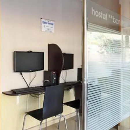 Yomo Bcn Port Guest house