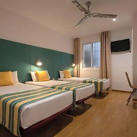 Yomo Bcn Port Guest house 2*