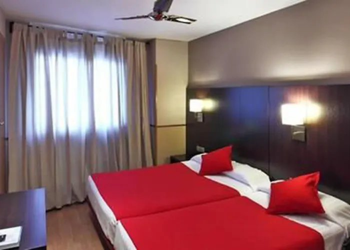 Yomo Bcn Port Vendégház 2*