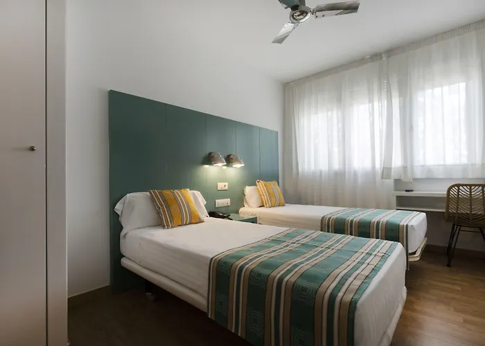 Yomo Bcn Port Vendégház