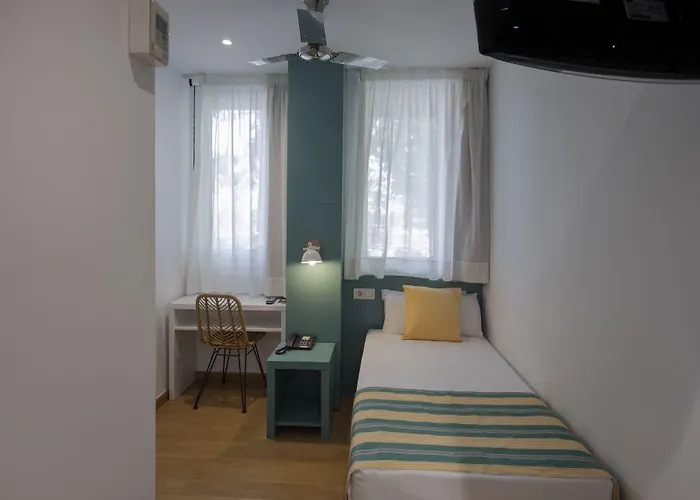 Yomo Bcn Port Vendégház 2*