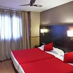 Yomo Bcn Port Gasthof 2*