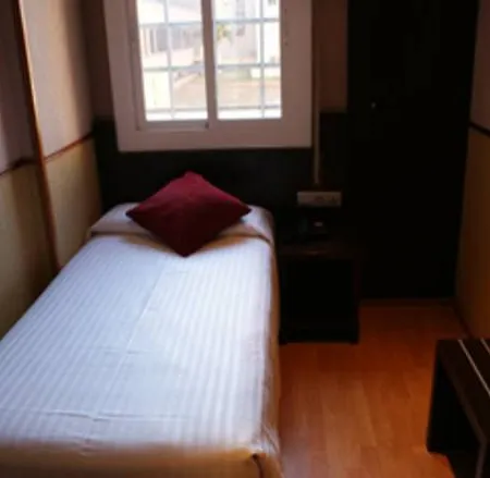 Penzion Yomo Bcn Port 2*