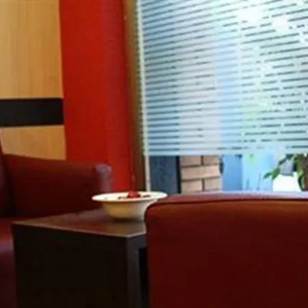 Yomo Bcn Port Gasthof 2*